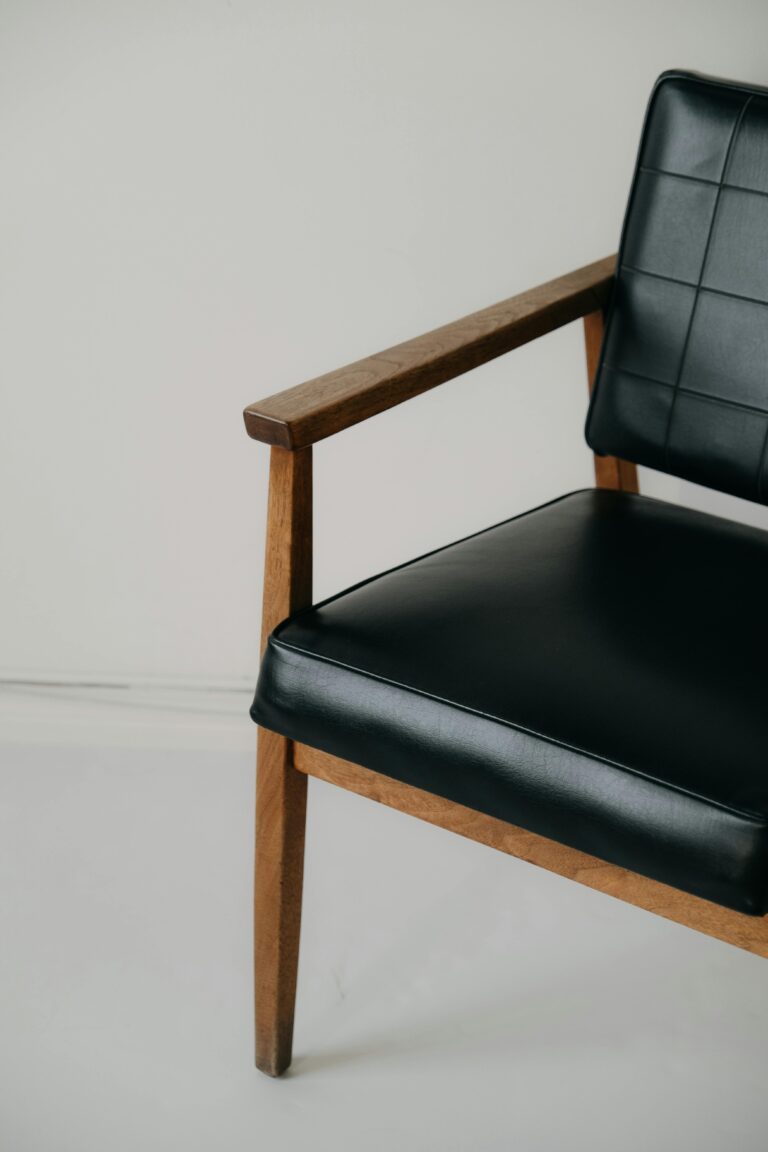 Sustainable Luxury: Designing Eco-Conscious & Elegant Interiors for High-End Homes